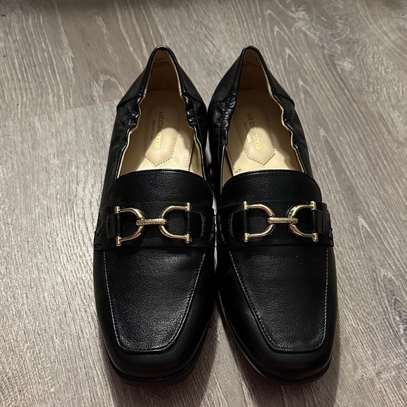 Liz Claiborne Black Loafers with Gold Buckle - Picture 3 of 7